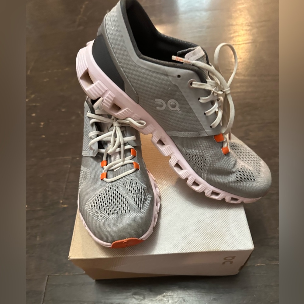 On Cloud Size 9.5